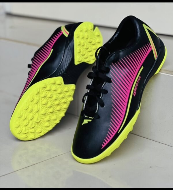 Boot(Turf)
